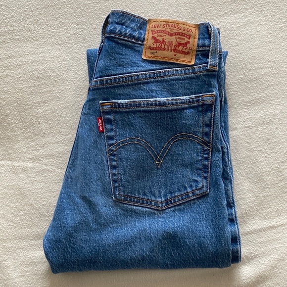 Levi’s | 501 Jeans - Picture 1 of 7